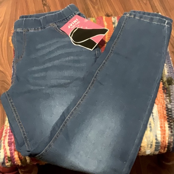 NWT Jvini low rise jean jeggings, medium. - Picture 3 of 5